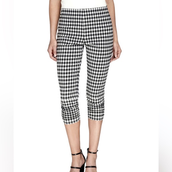 Beautiful slim fit Retro Gingham capris. Sz S. NWOT. - Picture 1 of 3
